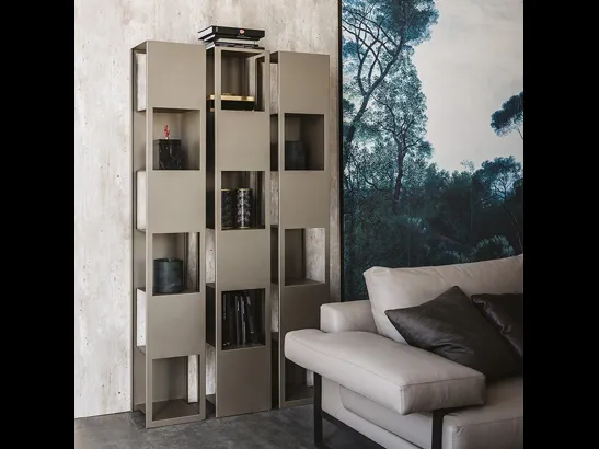 Libreria di Cattelan a colonna