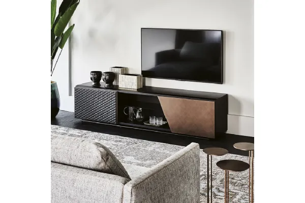 Mobile Porta TV in legno e base in acciaio con anta in ecopelle Aston di Cattelan Italia