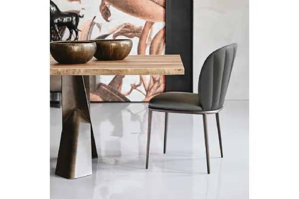 Sedia con struttura in legno e rivestimento in pelle trapuntata Chrishell Ml di Cattelan Italia