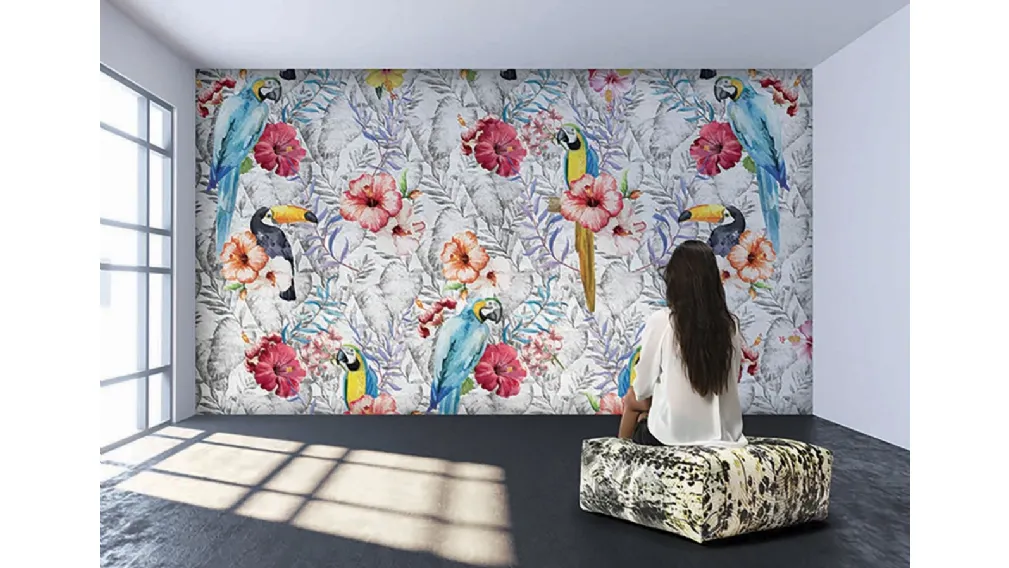 Carta da parati vinilica con fiori, pappagalli e tucani Rio Grande di Instabilelab
