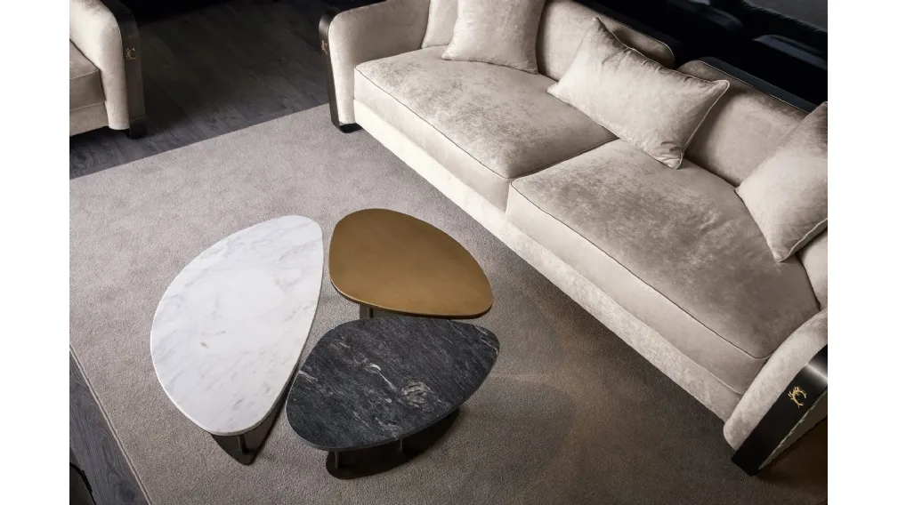 Tavolino con base in metallo e piani proposti in marmo, metallo e pietra Ninfea di Cantori