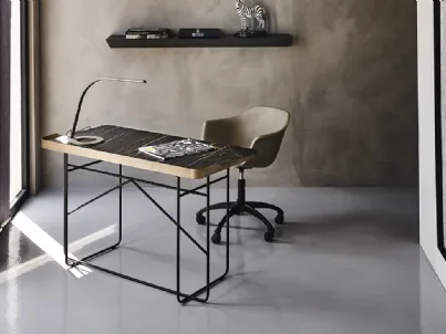 Scrittoio Wolf Keramik con piano in ceramica Marmi e base in acciaio di Cattelan Italia