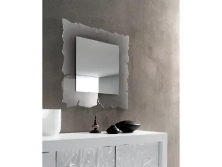 Specchio di design realizzato con cornice in metacrilato trasparente Vision di Riflessi