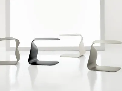 Tavolino di design Duffy in poliuretano laccato opaco di Bonaldo
