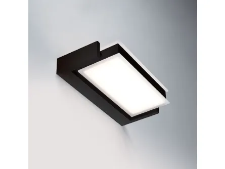 Lampada in alluminio e acrilico a luce orientabile Axella di Vivida International