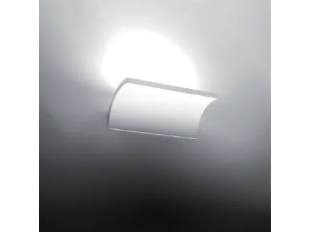 Lampada in alluminio dalla forma sinuosa Foil di Vivida International