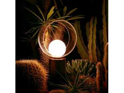 Lampada da tavolo in metallo ossidato con diffusore in vetro Cosmit di Vivida International