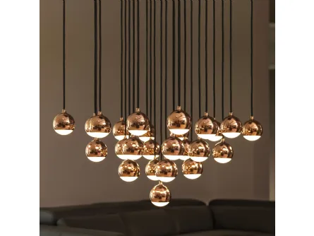 Lampada a sospensione composta da sfere in metallo color oro rosa Shallow di Vivida International