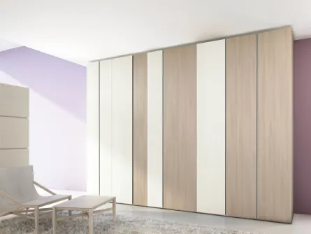 Armadio Anta Battente in laccato opaco e legno 17D di Ferrimobili