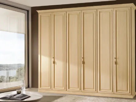 Armadio in legno Etruria 02 di Ferretti e Ferretti