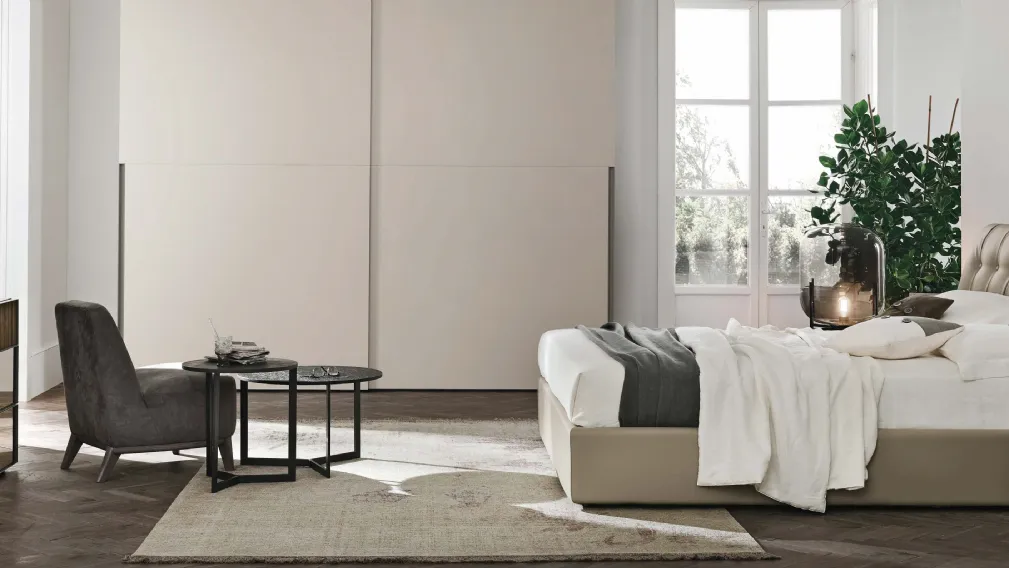 Letto Dafne in ecopelle con contenitore di Tomasella
