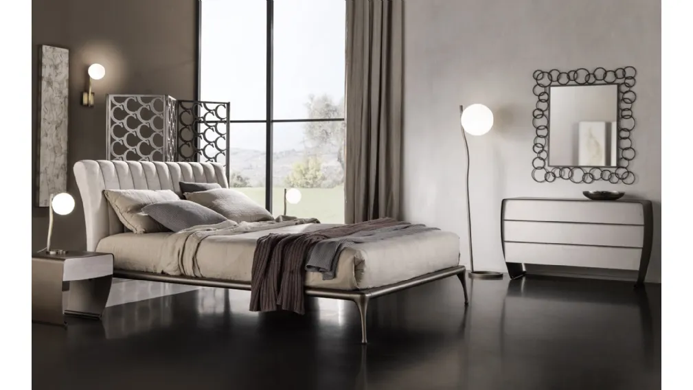 Letto a una piazza e mezza con testiera imbottita e con trapuntatura verticale Iseo di Cantori