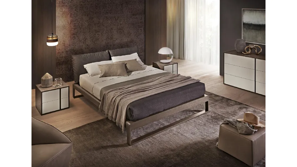 Letto Martin Rovere Visone con cuscini testata in Ecopelle di Olivieri