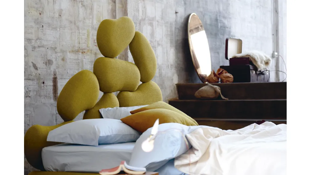 Letto con testiera scultura di design Stones di Noctis