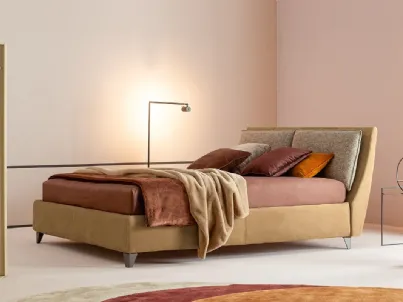 Letto in tessuto con testiera Attico di Twils