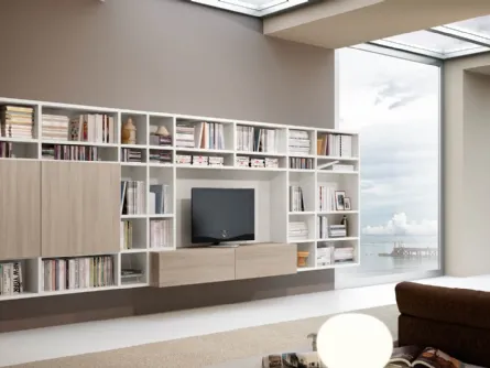 Libreria Living 82D sospesa con ante e cassettoni in legno di Olmo e vani a giorno in laccato opaco bianco di Ferrimobili