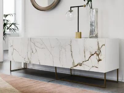 Madia Doppler K con ante in ceramica, struttura in legno e base in metallo  di Bonaldo