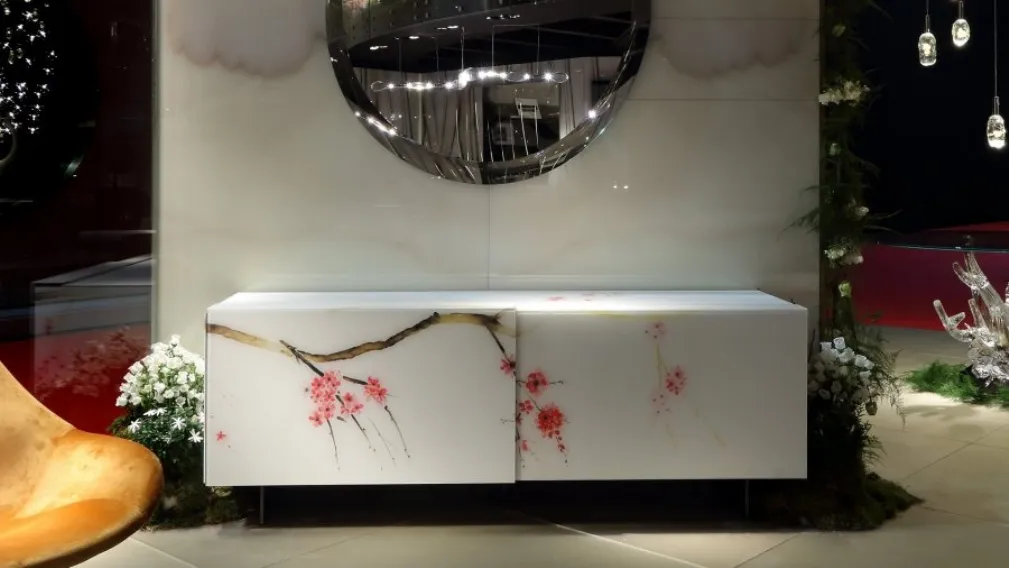 Madia a due ante scorrevoli con struttura in legno e rivestimento esterno in vetro acidato con stampa artistica Hanami Buffet Reflex