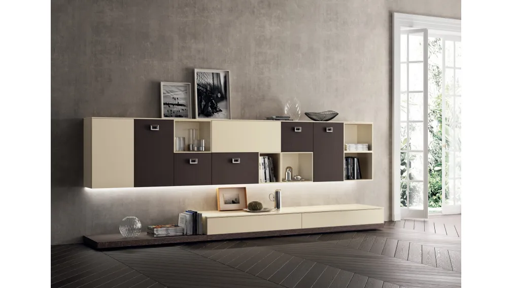 Parete Attrezzata Living Exclusiva in laccato Beige e Pelle Ebano di Scavolini