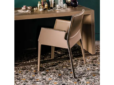 Sedia in cuoio con braccioli Margot Cattelan Italia