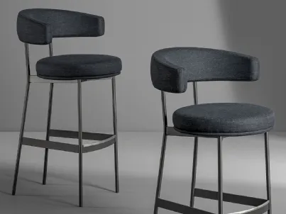Sgabello Neuilly too in tessuto imbottito con struttura in metallo di Bonaldo