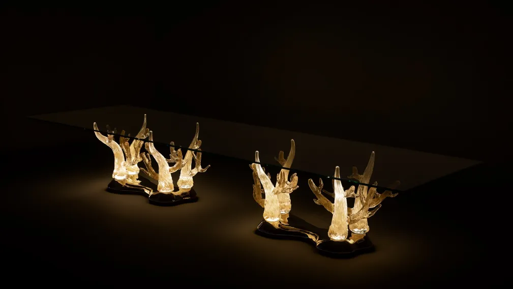 Tavolo di design in vetro extrachiaro con basamento in vetro di Murano oro lavorato a mano Corallo 72 di Reflex