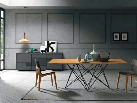 Tavolo Trendy in legno con base in metallo di FGF Mobili
