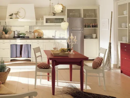 Cucina Classica lineare in legno laccato panna e rosso antico di Valplana