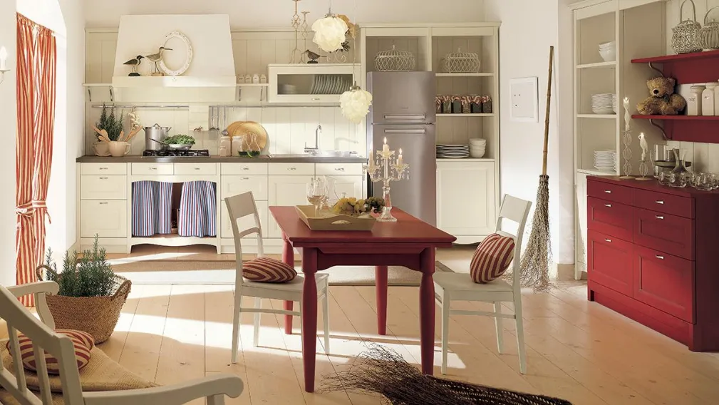 Cucina Classica lineare in legno laccato panna e rosso antico di Valplana