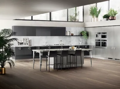 Cucina Classica Exclusiva in Laccato lucido Grigio Ferro di Scavolini