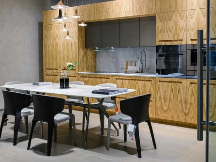 Cucina Design lineare D90 in essenza premium Olivo e marmo di TM Italia