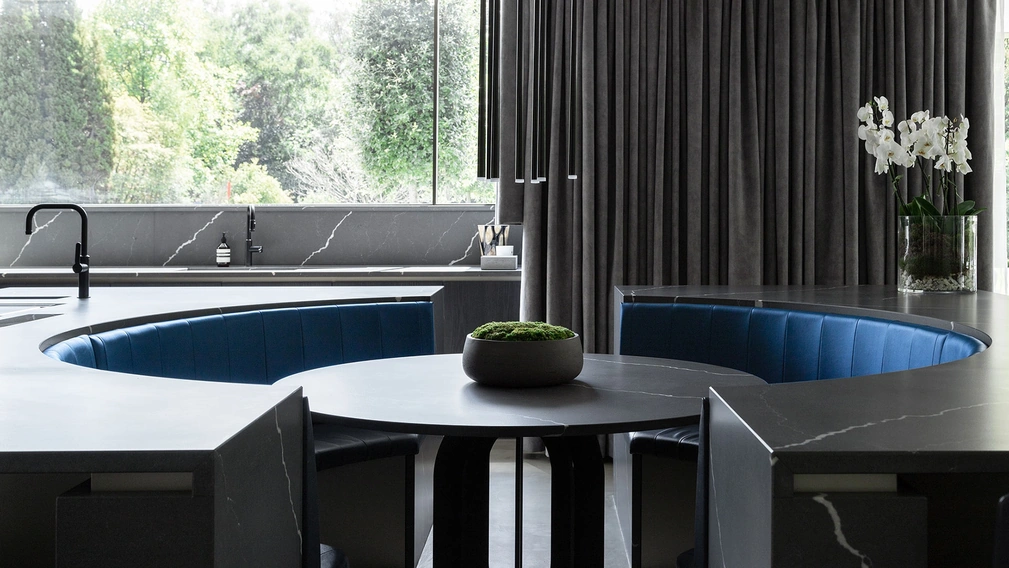 Cucina Design T45 in Rovere e Quarzo di TM Italia