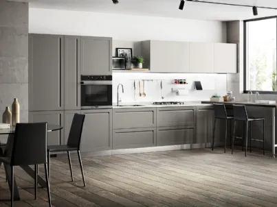 Cucina Moderna Carattere laccato Grigio Chiaro e Grigio Titanio di Scavolini