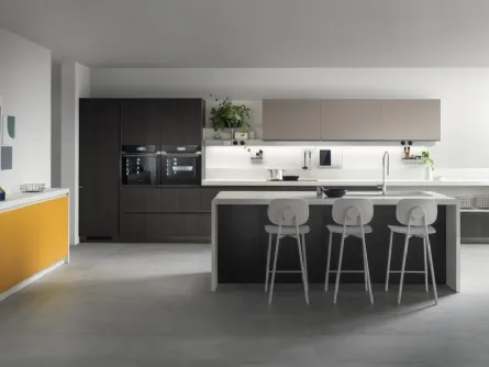 Cucina Moderna Dandy Plus Rovere Carbone e Giallo Senape di Scavolini