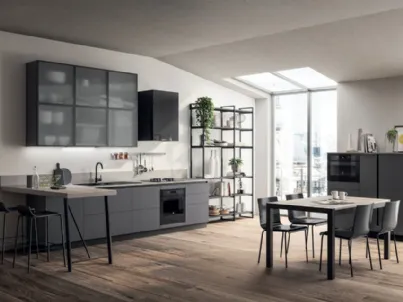 Cucina Moderna lineare Evolution in decorativo Grafite e Vetro Screen di Scavolini