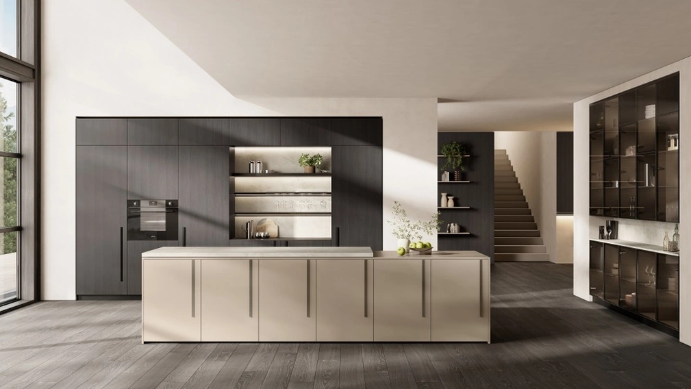 Cucina Moderna con isola Stilo 06 in decorativo, laminato e vetro di Scavolini