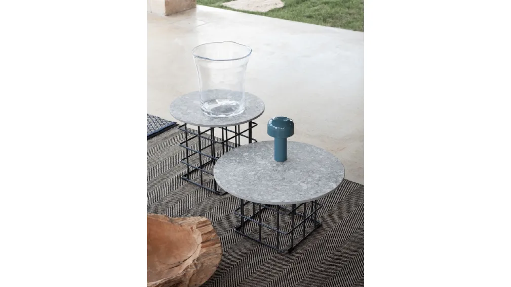 Tavolino da esterno in pietra con struttura in metallo Mesh Outdoor di Flexteam